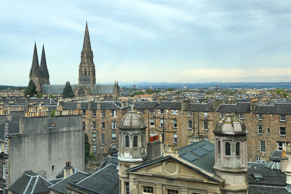 Obraz premium Edinburgh Skyline with Cathedral, Scotland.