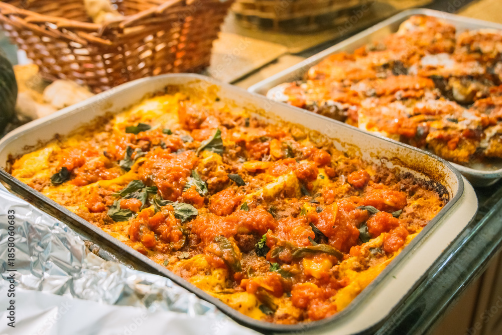 Obraz premium Meals at a warm party