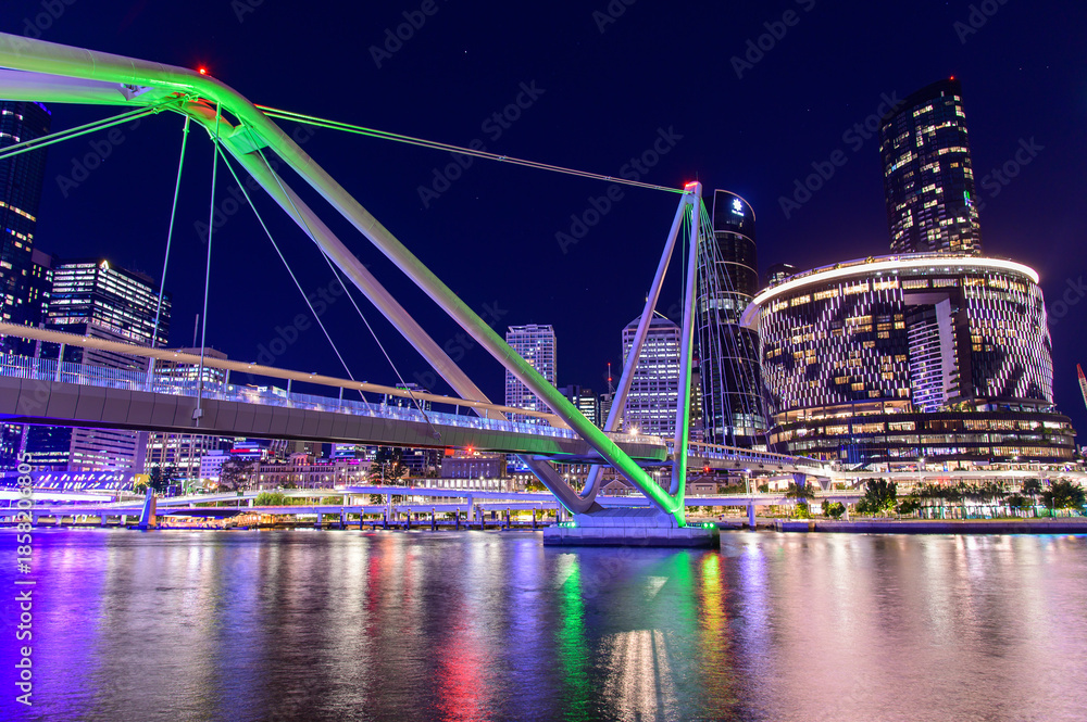 Obraz premium オーストラリアにあるブリスベンのとても美しい夜景風景Beautiful night view of Brisbane, Australia