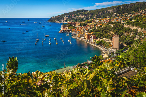 Cuadro en lienzo Villefranche sur Mer view from the hill, France
