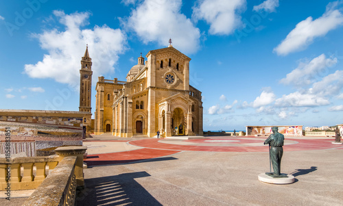 Fotografie Ta'Pinu, Gozo, Malta — Basilica of the National Shrine of the Blessed Virgin of