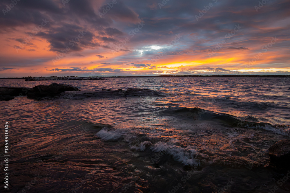 Obraz premium Thousand Islands National Park Canada scenic landscapes and sunsets over water