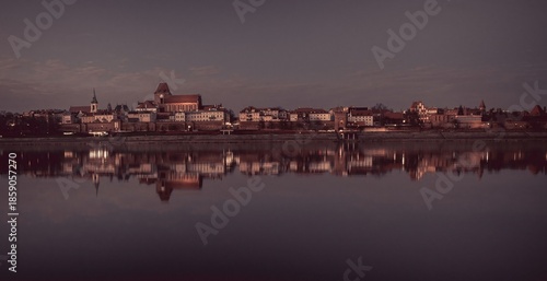 rzeka, gród, woda, architektura, europa, podróż, niebo