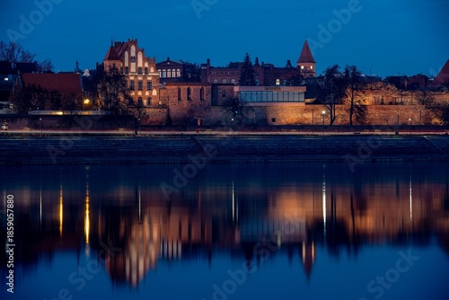 rzeka, gród, woda, architektura, europa, podróż, niebo