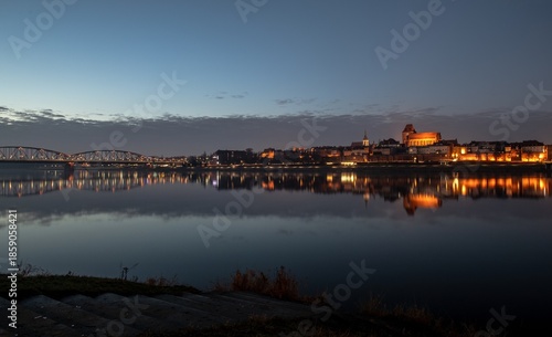 rzeka, gród, woda, architektura, europa, podróż, niebo
