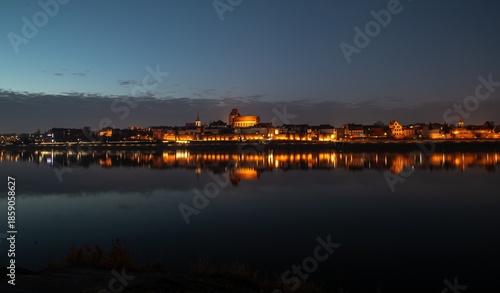 rzeka, gród, woda, architektura, europa, podróż, niebo