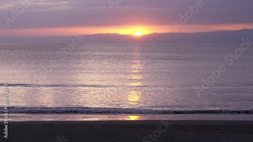 冬の江ノ島西浜の夕暮れ