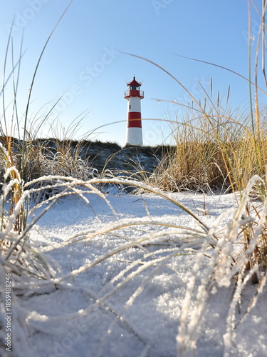 Winterlandschaft Sylt mit Leuchtturm