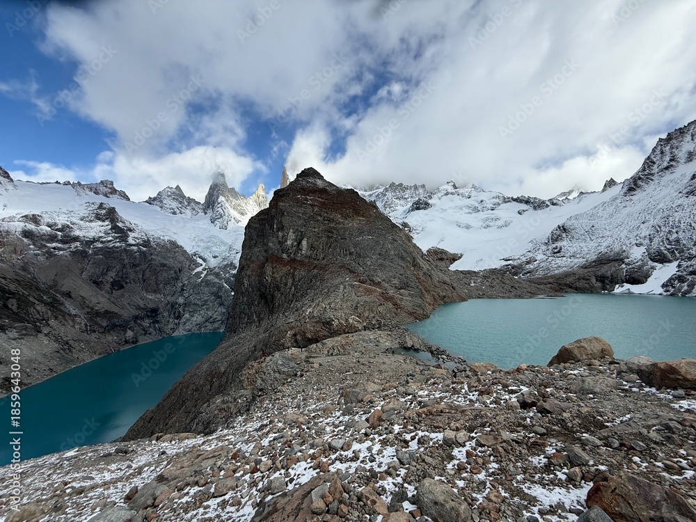 Obraz premium lake in the mountains