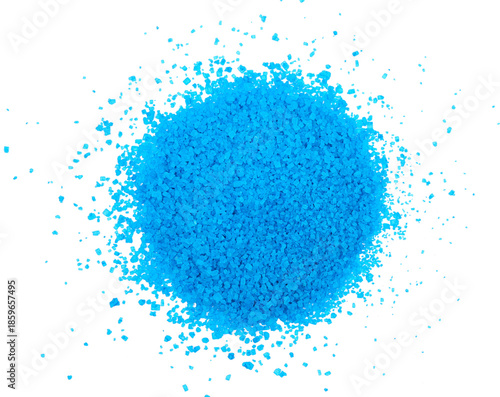 Foto A pile of blue sugar close-up on a white background.