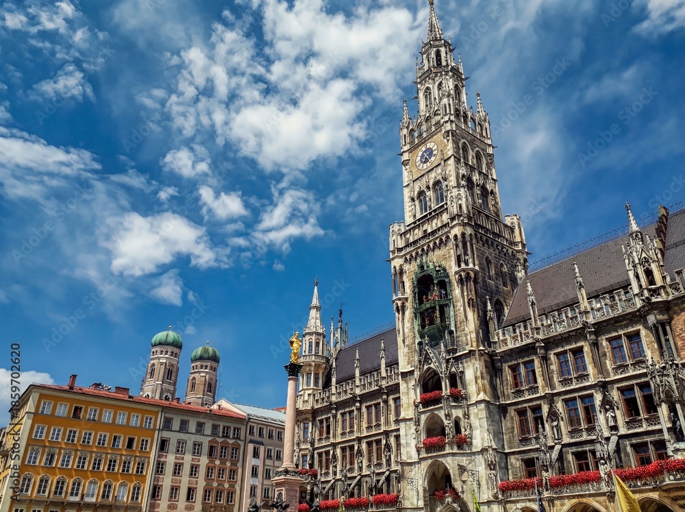 Obraz premium Munic - Marienplatz (plaça ajuntament) - Alemanya