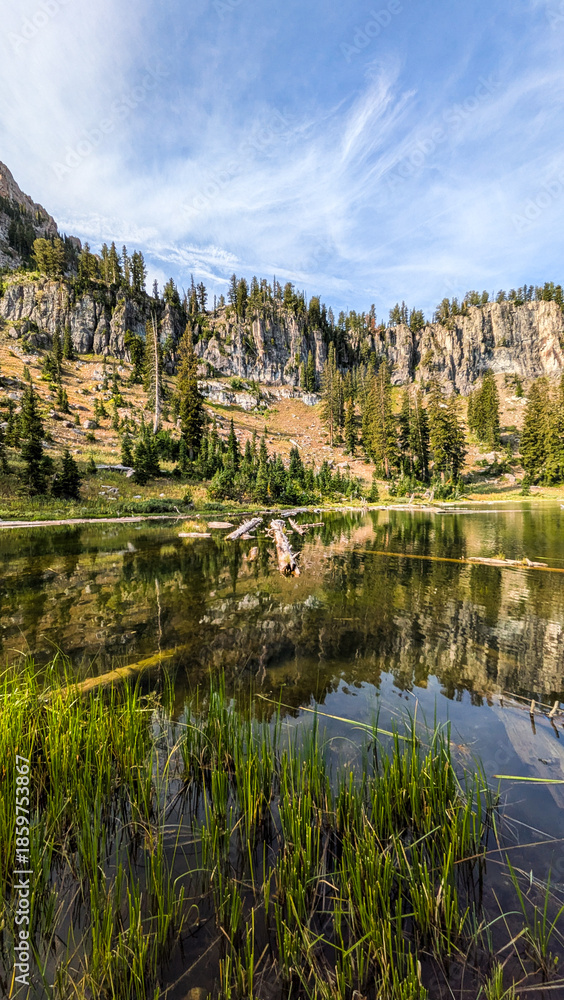 Fototapeta premium Fall Hiking Views at Tony Grove Lake and White Pine Lake Logan Utah