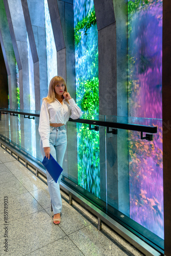 Modern elegance in a vibrant urban space during a creative event at the city gallery