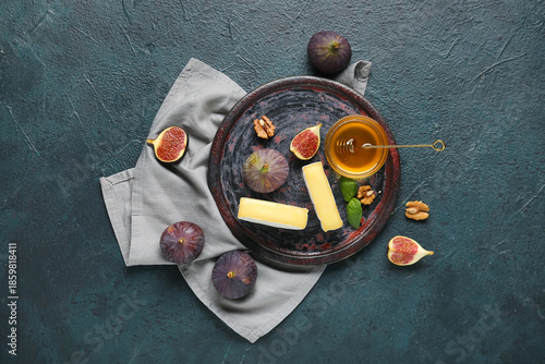 Rustic cheese board with fr...