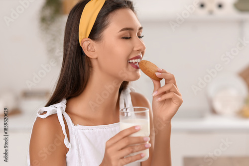 Beautiful young woman with ...