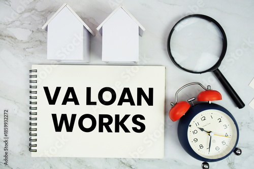 Quadro su tela VA Loan Works text written on notepad with house model, magnifying glass and ala