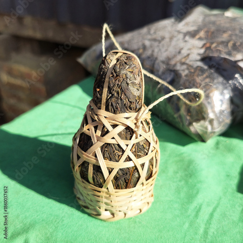 400 year old green Tea of phongsaly