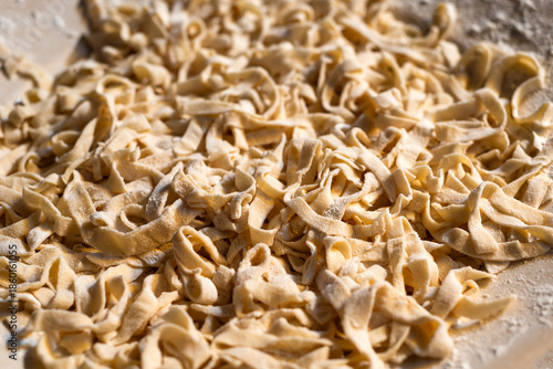Lagane, pasta fresca artigianale della cucina napoletana, cibo italiano 