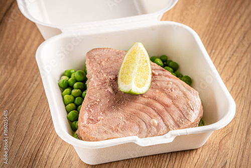 Фотография Eco Friendly Tuna And Green Pea Delivery Meal