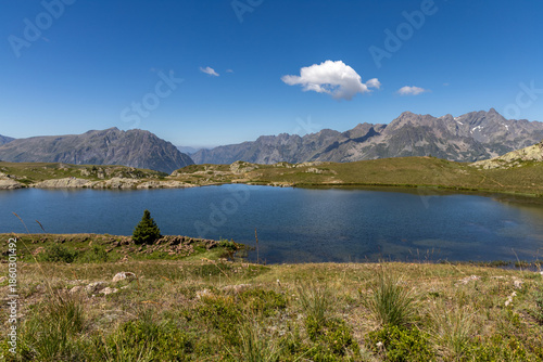 Εκτύπωση καμβά Scenic Lake Besson in the French Alps, located northeast of Alpe d’Huez in the G