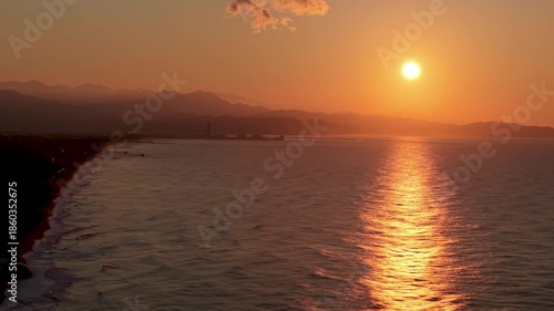 真っ赤な日本海の夕日
