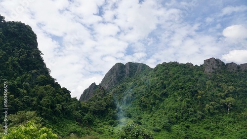 Laos - Karststeingebirge in Vang Vieng