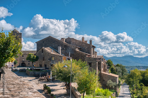 Bild auf Leinwand Ainsa-Sobrarbe is a Spanish municipality located in the Sobrarbe region of the Alto Aragón province, in the province of Huesca, in the autonomous community of Aragón, Spain