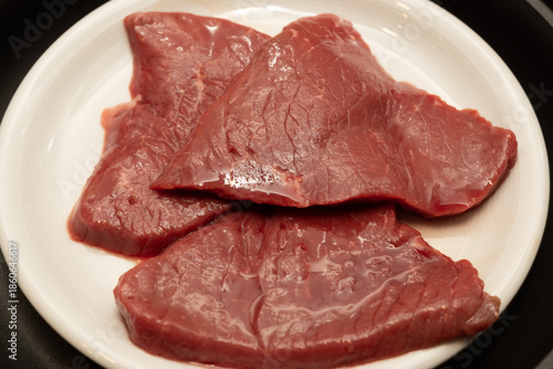 Zubereitung vom Rotem Fleisch in der Küche