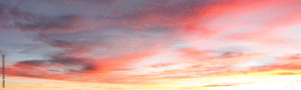 Obraz premium Bright sunrise sky