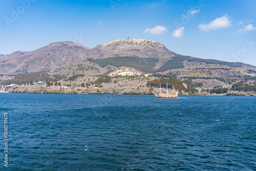 芦ノ湖の箱根海賊船の風景