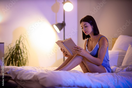 Beautiful young woman readi...