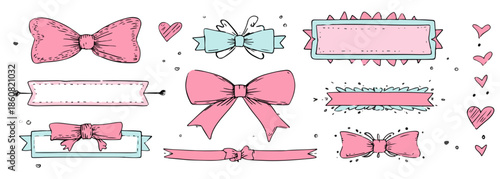 ピンクと水色の手描きリボン、バナー、ハートをあしらった、可愛らしい装飾デザイン要素のコレクションで、グリーティングカードや招待状、ウェブデザインに最適な透明背景のイラストセットです。
