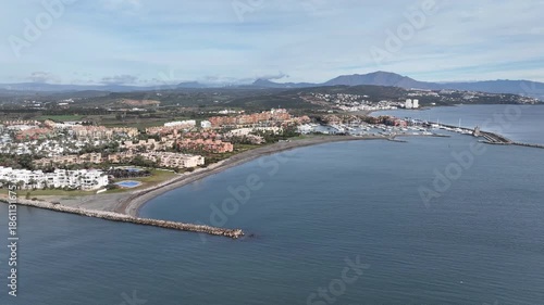 Vista aérea de la pedanía de Sotogrande en la provincia de Cádiz, España