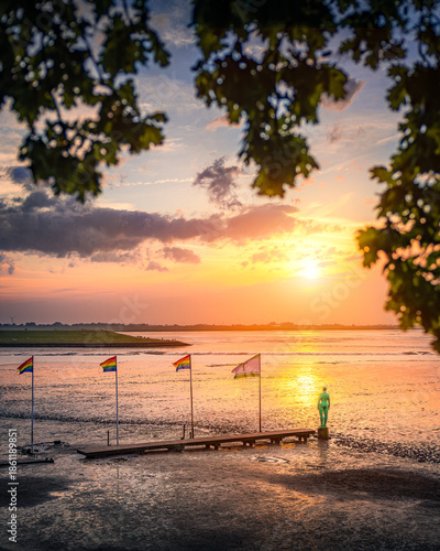Sonnenuntergang am Jadebusen in Dangast