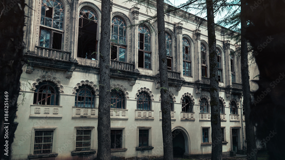 Obraz premium Abandoned soviet sanatorium in Tskaltubo, Georgia