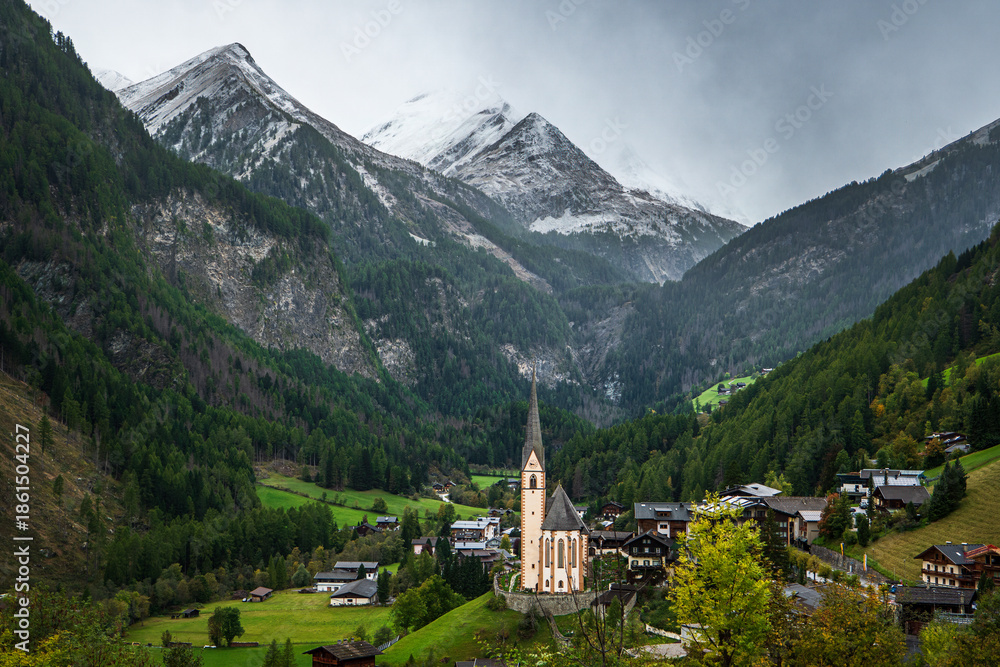 Fototapeta premium Saint Vincent Church in Heiligenblut town, Austria