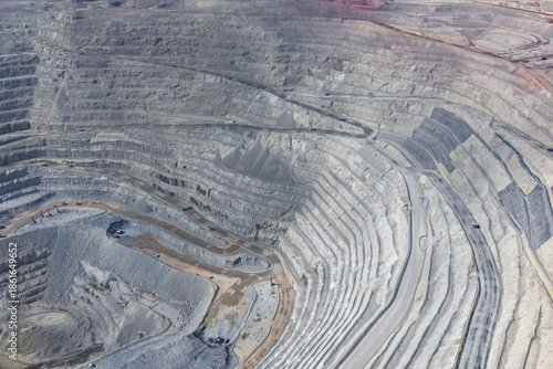 Foto Panoramic view of a mine in the process of exploitation and extraction of gold a