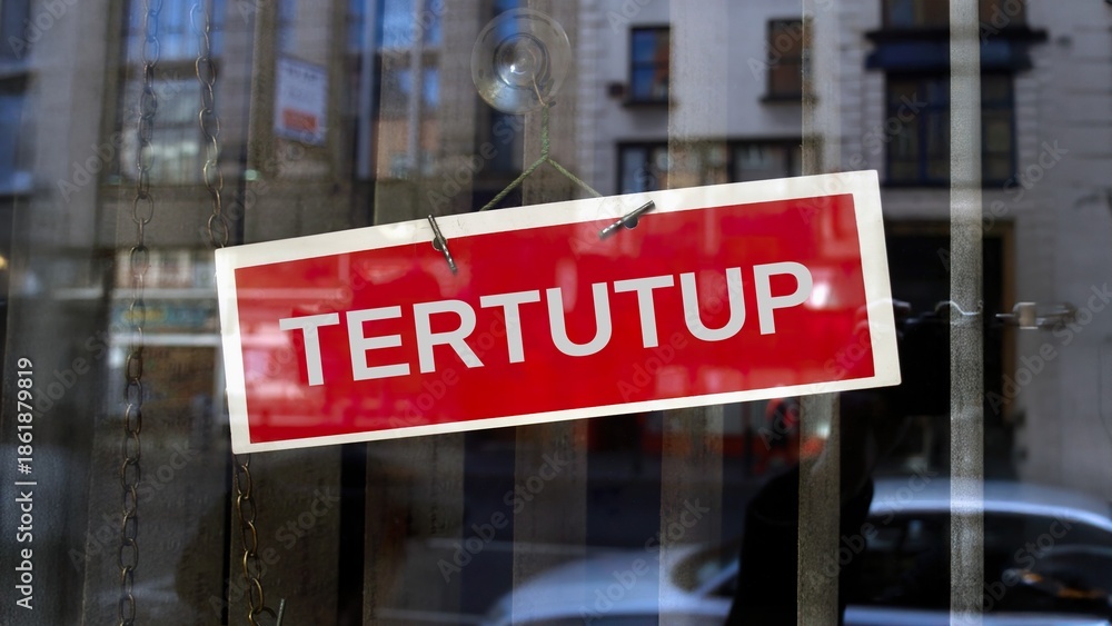 Obraz premium closed sign in Malay