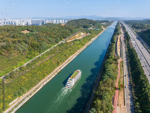 인천시 경인아라뱃길과 유람선