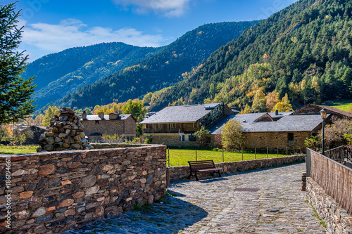 Fotografía La Cortinada is a population center in Andorra, belonging to the parish of Ordin