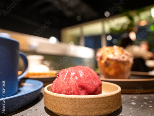 甘酸っぱい至福、カフェのベリージェラート