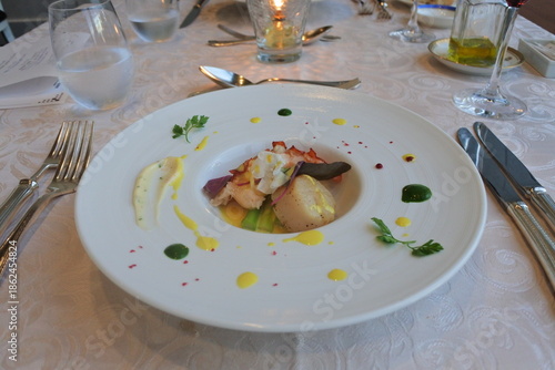 レストランの魚介料理
