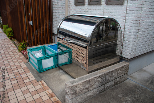 集合住宅のゴミ収集庫（ゴミステーション）