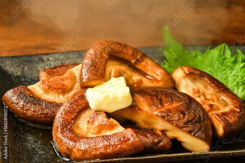 焼きしいたけバター添え