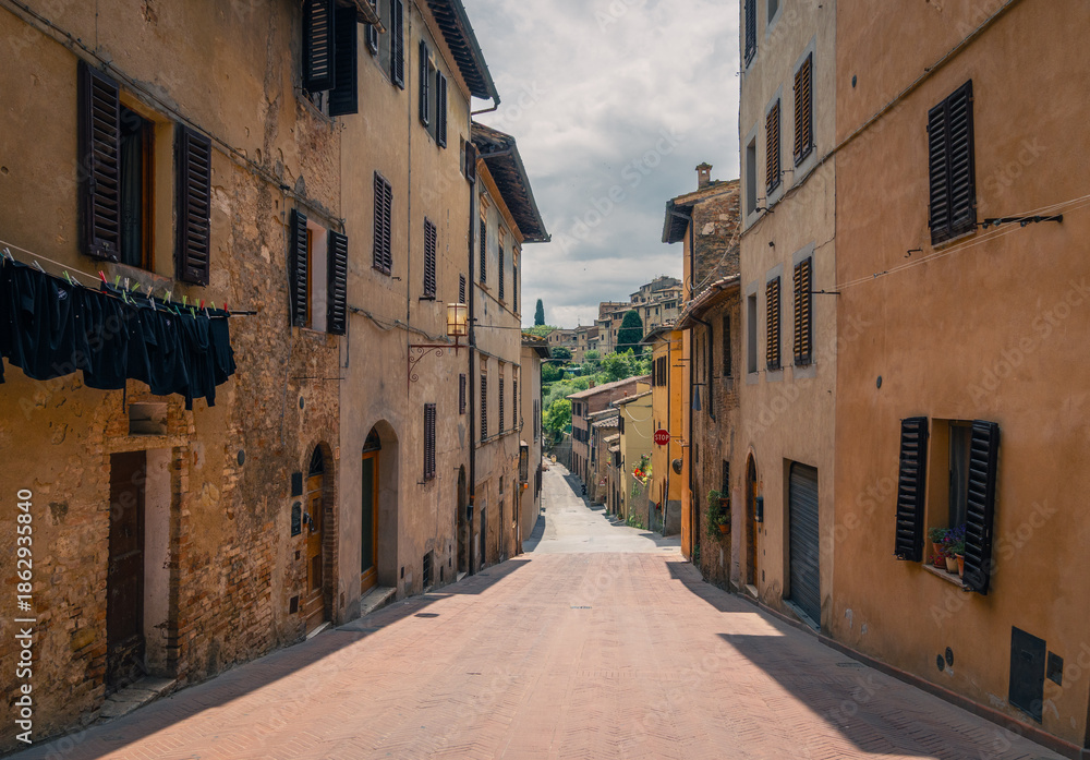 Fototapeta premium San Gimignano is a small walled town of medieval origin, situated on the hills of Tuscany, Italy.