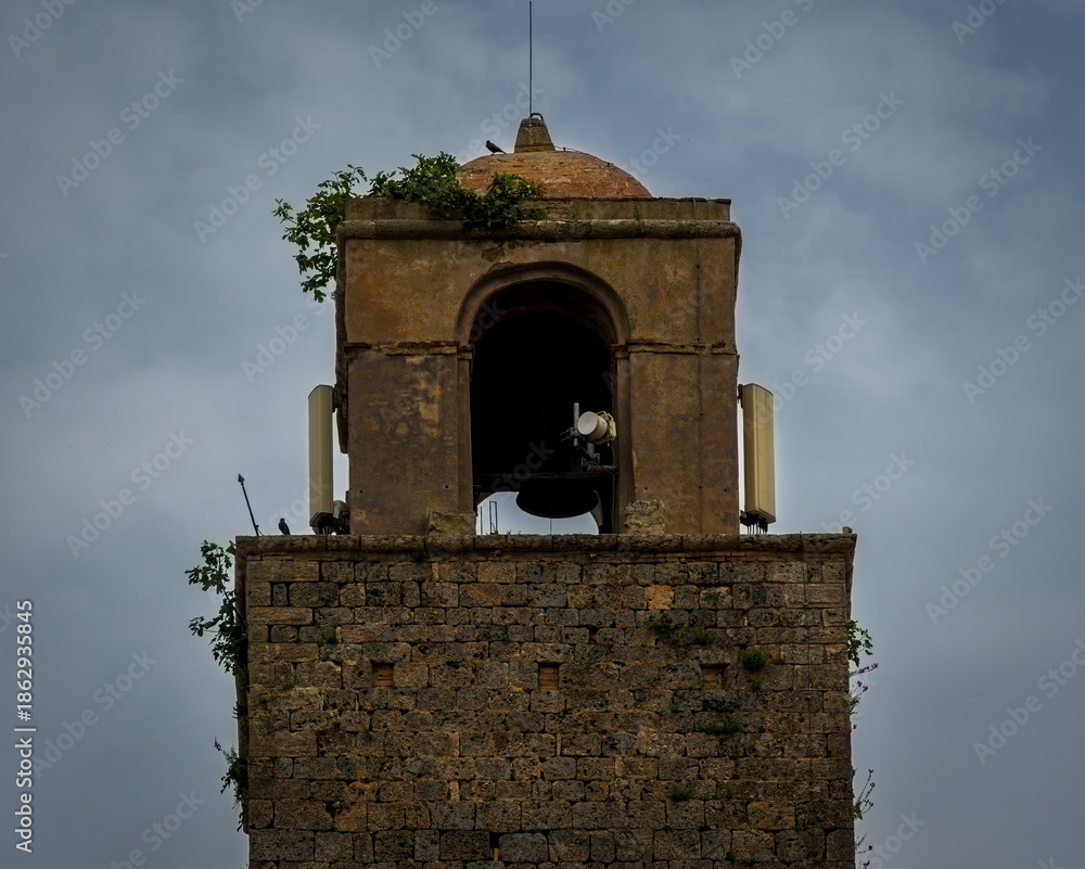 Fototapeta premium San Gimignano is a small walled town of medieval origin, situated on the hills of Tuscany, Italy.