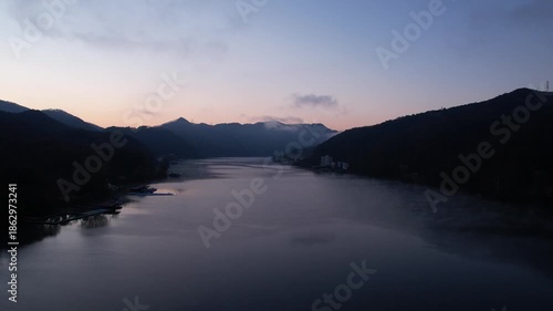 Wallpaper Mural 하늘에서 본 새벽 강변 풍경 Torontodigital.ca