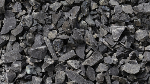 Full frame crushed stone aggregate for concrete casting