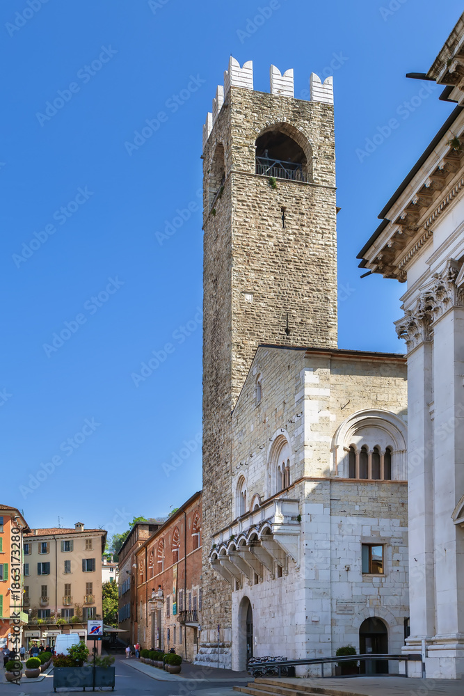 Fototapeta premium Broletto Palace, Brescia, Italy