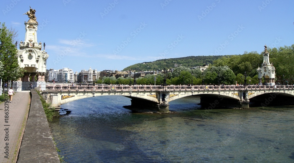 Fototapeta premium Maria Cristina Bridge, Donostia, San Sebastian, Basque Country, Spain